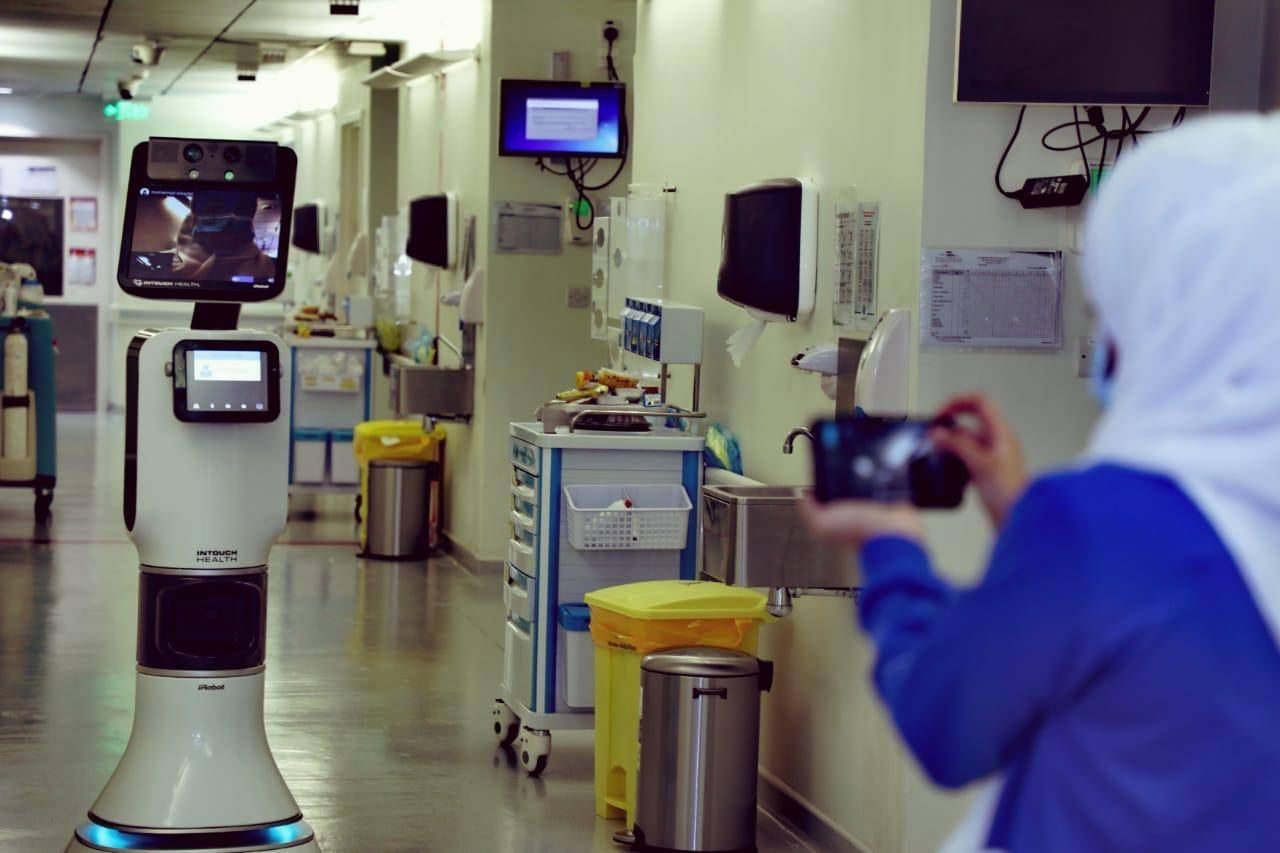 King Abdullah Medical Complex in Jeddah, representing the Jeddah Health Affairs Department, is using robotics technology in serving people infected with coronavirus.