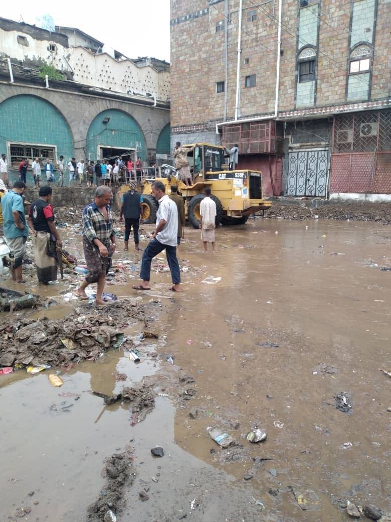 The Saudi Development and Reconstruction Program for Yemen (SDRPY) Wednesday responded to a distress call from the Yemeni government and began providing assistance to relieve Aden Governorate and rescue Yemeni citizens from flooding caused by torrential rains.