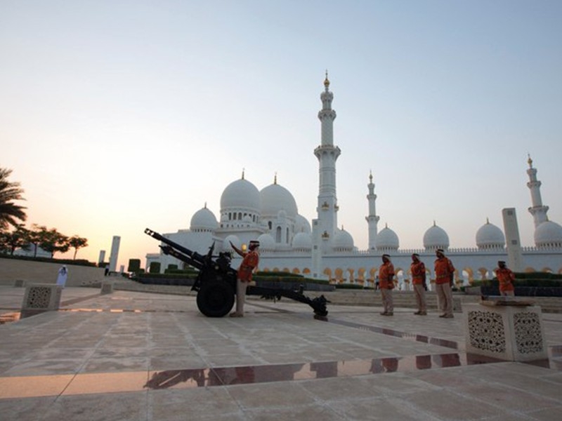 The cannons entered service in 1970 by the then Abu Dhabi Defense Force. It was re-introduced as a means to announce Iftar time in 2014 after restructuring the Ceremonies Squadron within the Support Units Command. — WAM
