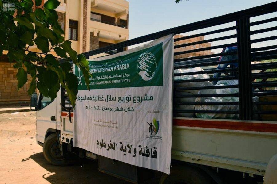 King Salman Humanitarian Aid and Relief Center (KSrelief) distributes 585 food baskets in Sudan. — SPA