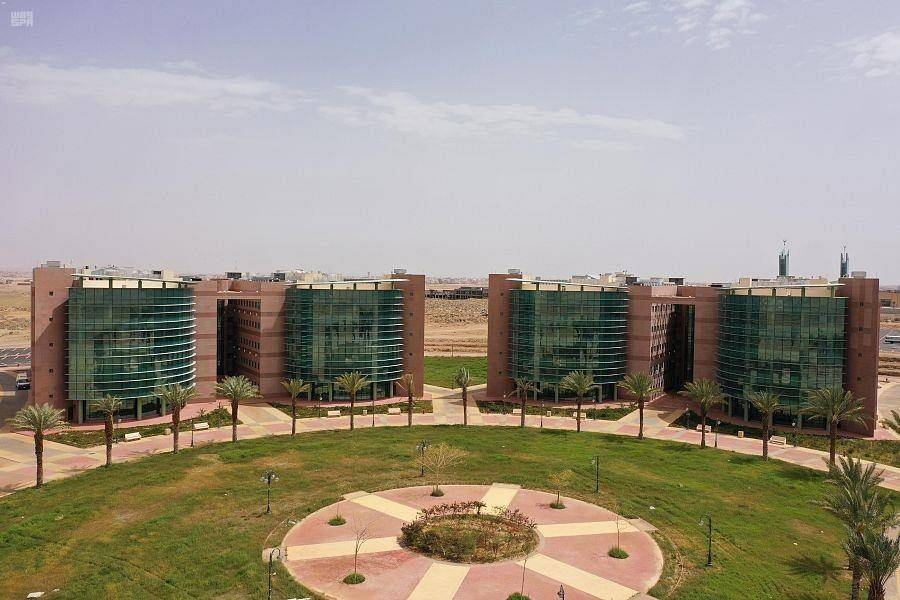 The program in its first year will receive 1,000 students in three majors: tourism, hospitality and cybersecurity. The students will receive the training in NEOM Academy, which was set up in January 2020, in partnership with the Technical and Vocational Training Corporation (TVTC) and the University of Tabuk. — SPA photo
