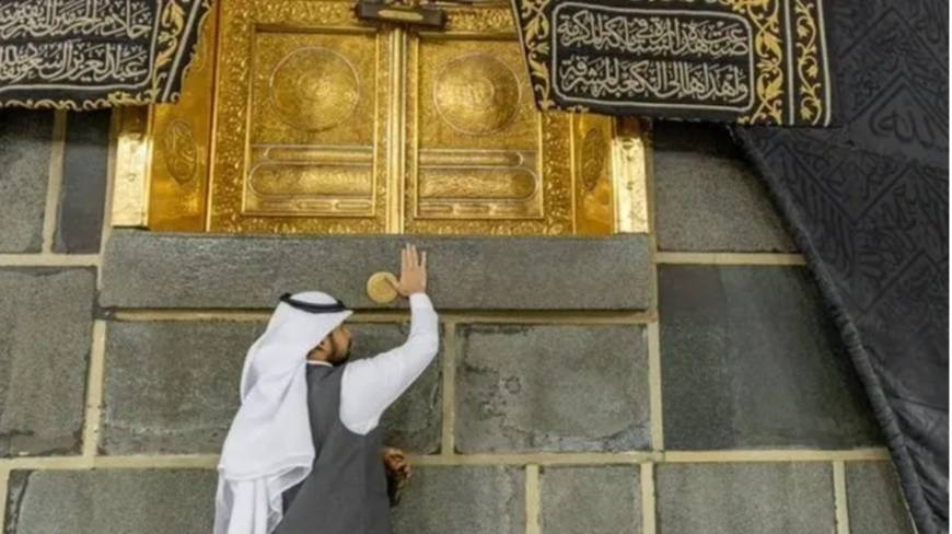 Ka'ba, black stone cleaned,
perfumed five times a day