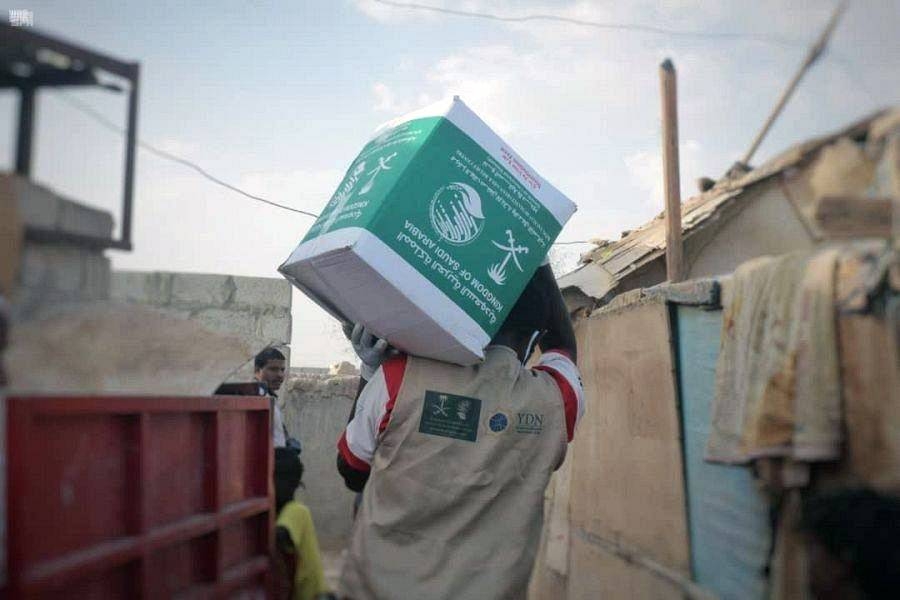 KSrelief distributes 4,125 food baskets in Lebanon.