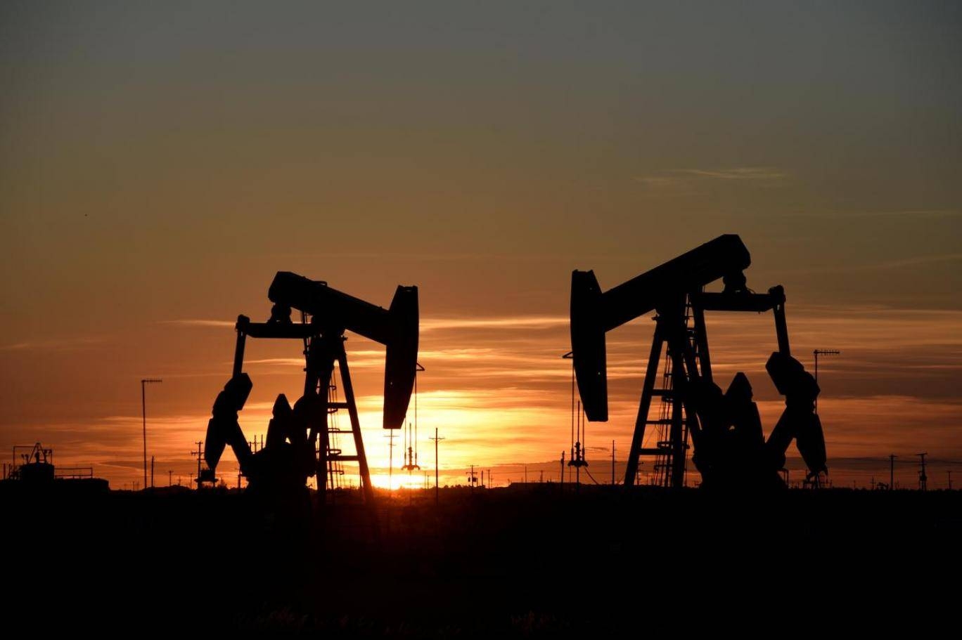 Oil stabilizes above 30-dollar benchmark