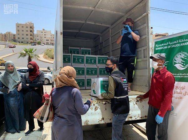 This aid is part of the assistance provided by the Kingdom through the KSrelief to Syrian and Palestinian refugees in Jordan, as well as the vulnerable Jordanian families during the holy month of Ramadan. — SPA photo
