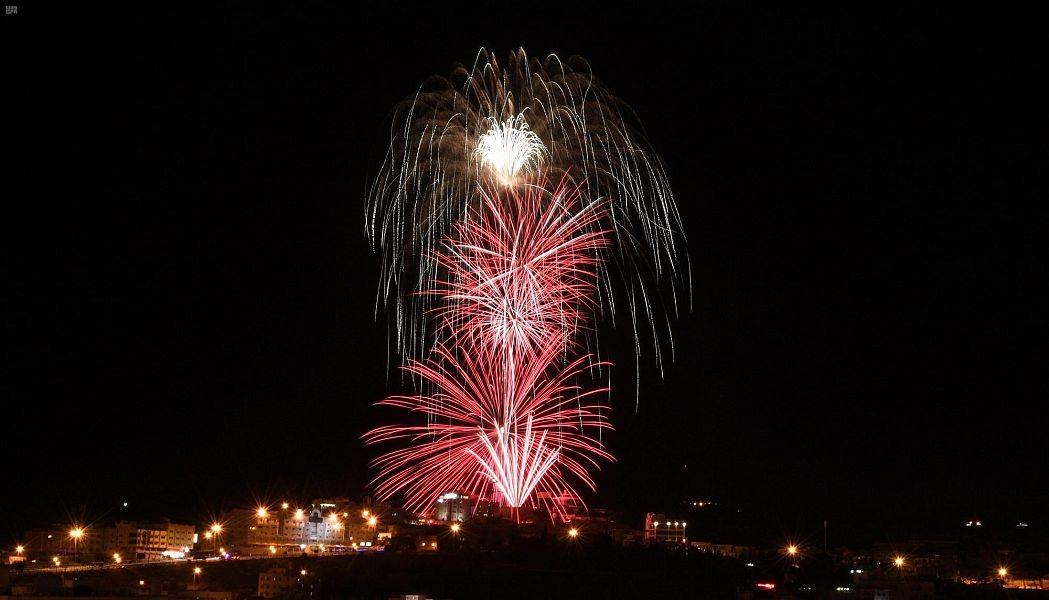 The decorations and fireworks display drew citizens and residents of the beautiful to their roofs and balconies, bringing joy across all segments of the community. — SPA photos