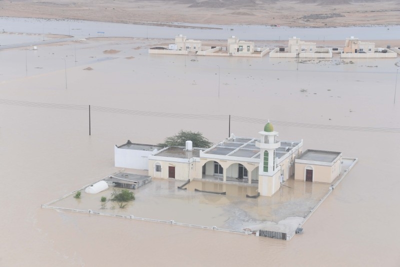 Several government agencies, including the Royal Air Force of Oman (RAFO), were roped in to help keep people safe from the torrential rains and ensure the roads are clear of falling debris in the Sultanate’s southern governorate. ONA photos
