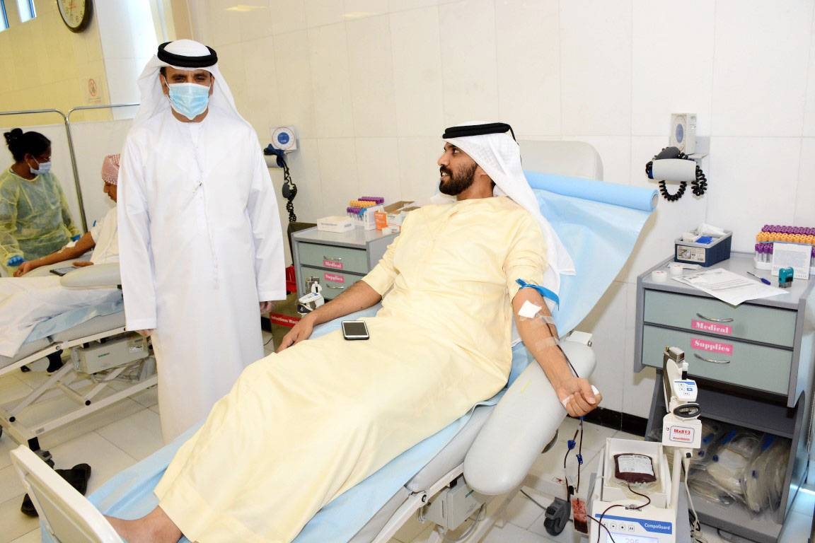 
In a statement to Emirates News Agency, WAM, Hamad Al Mulla Al Balushi, Director of the Blood Bank in Al Ain, said that 6,832 units were collected from the start of this year until the end of May, adding that the total number of collected platelet and plasma units reached 1,148 in the same period, and 20 plasma units were given to people who were cured of the virus, and plasma units were presented to 17 infected patients. —  WAM photo