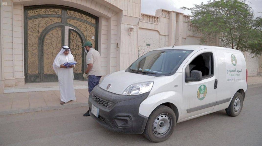 Saudi Post delivers university graduation documents to over 105,000 students