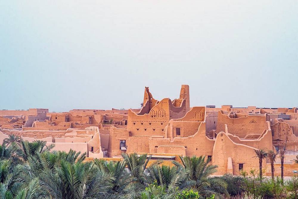 Diriyah, founded in 1446, to overlook Wadi Hanifa valley, embraces magnificent features such as Bijairi historical district, Samhan and Turaif quarter, which has been dubbed as the Greatest Mud-built City, in the world.