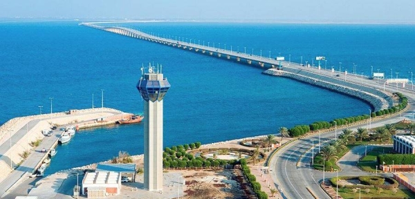 The King Fahd Causeway Authority recently completed the installation of new gates on the Saudi Arabian side of the bridge that will see it fitted with automated payment portals to ease contactless interaction of travelers crossing into Bahrain.