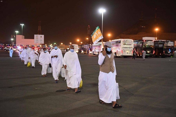 Pilgrims on Thursday evening began moving to Muzdalifah after they ascended Mount Arafat in Makkah in the day where they were immersed in prayers and supplication till sunset, marking the peak of Hajj. — SPA photos