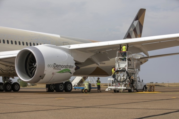  Boeing and Etihad Airways concluded testing on the aerospace company’s 2020 ecoDemonstrator program with a cross-country flight using a 50/50 blend of sustainable and traditional jet fuel. —WAM photo