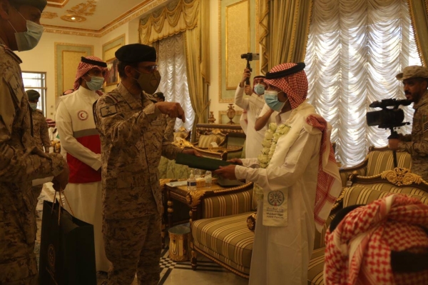 Arab Coalition: 19 POWs arrive in Riyadh