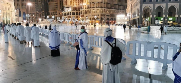  The Grand Mosque on Wednesday received the first batch of Umrah pilgrims from outside Saudi Arabia as part of the third phase of gradual resumption of Umrah pilgrimage and visits to the Holy Mosques. — SPA photos
