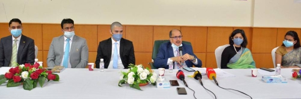 Indian Ambassador to Saudi Arabia Dr. Ausaf Sayeed addressing a press conference at the Consulate General auditorium in Jeddah on Friday.