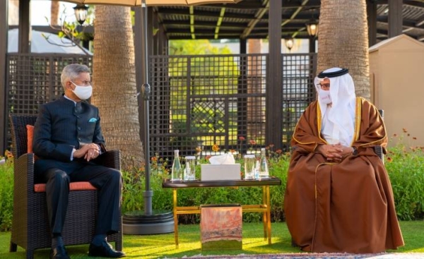 Bahrain's Crown Prince Prince Salman bin Hamad Al Khalifa, who is also the prime minister of the country, met on Wednesday with Indian Foreign Minister Dr. Subrahmanyam Jaishankar here at Riffa Palace. — BNA photo