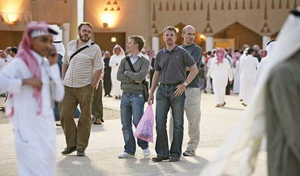 Foreigners must transfer sponsorship within 2 months after separation from Saudi spouses - Saudi Gazette