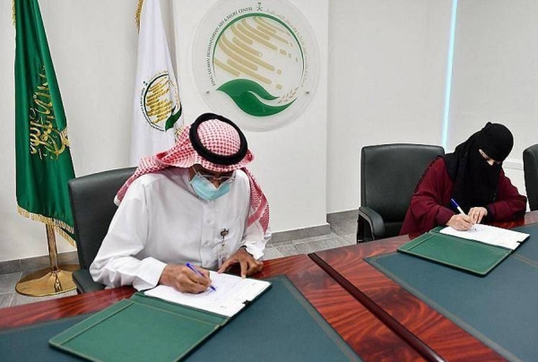 The KSrelief signed here Tuesday a joint agreement to provide school bags for Yemeni children, with a total value of $323,191.