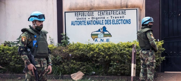 MINUSCA peacekeepers securing the headquarters of the National Elections Authority, the Central African institution in charge of the organization of the 2020-2021 elections. — courtesy MINUSCA/Francis Yanbedji