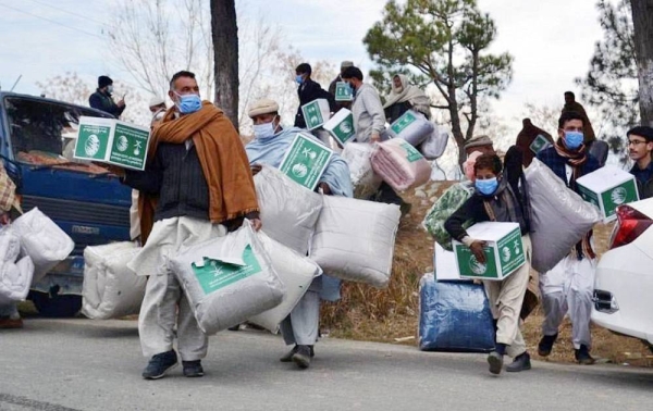 KSrelief distributed on Sunday 400 winter bags in Dar Mia village, in Swat District, Khyber Pakhtunkhwa, Pakistan.