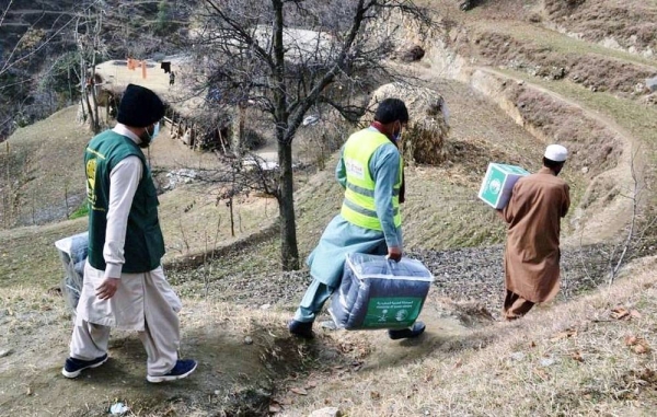 KSrelief distributed on Sunday 400 winter bags in Dar Mia village, in Swat District, Khyber Pakhtunkhwa, Pakistan.