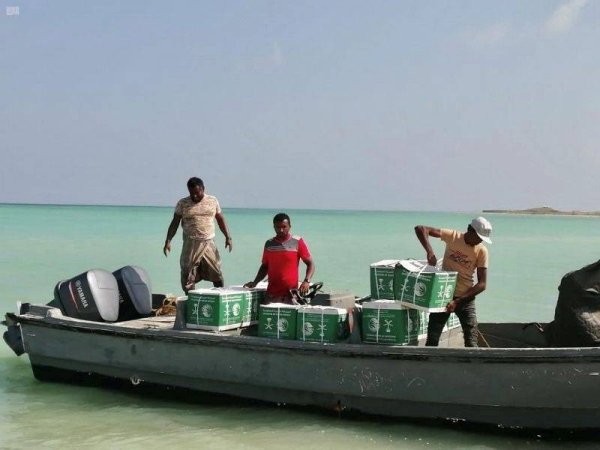 KSRelief hands out food baskets, dates to the needy in different governorates of Yemen. — SPA photos