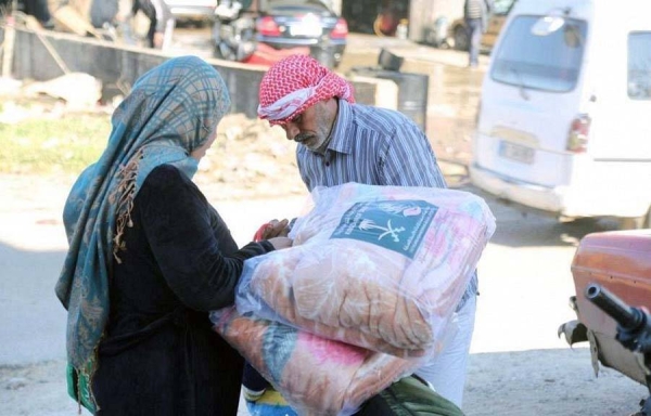 KSrelief continued its efforts to distribute winter clothes over needy families in Lebanon, it was reported here Sunday.
