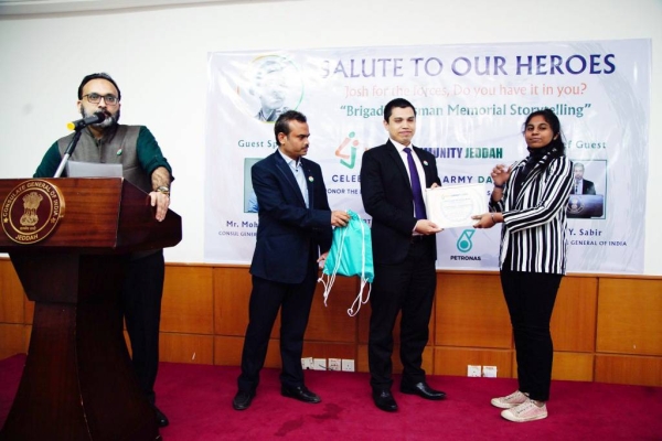 Acting Indian Consul General Y. Sabir poses for a photo with winners of Brig, Usman Memorial Storytelling Contest and organizers of the event at Indian Consulate in Jeddah.