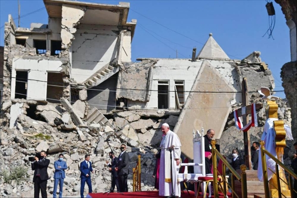 Pope Francis prayed on Sunday for Christians, who were displaced by violence, in the Kurdish city of Mosul city, northern Iraq.