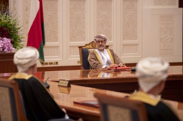  Oman will offer long-term residency permits for foreign investors as part of its economic stimulus plan that was approved by Sultan Haitham Bin Tariq during a Cabinet meeting on Tuesday. — ONA photo