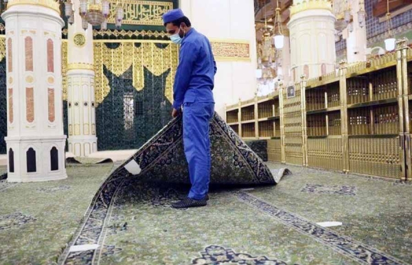 The General Presidency of the Two Holy Mosques Affairs has used 23,383 liters of environmentally friendly detergents to sterilize the carpets of Al-Rawdah Al-Sharifah and Bab Al-Salam (Al-Salam Gate) corridor in Prophet's Holy Mosque in Madinah.