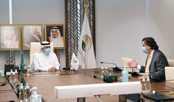 Supervisor General of King Salman Humanitarian Aid and Relief Center (KSrelief) Dr. Abdullah Al Rabeeah met here Tuesday with the Resident Coordinator for Yemen William David Gressly.