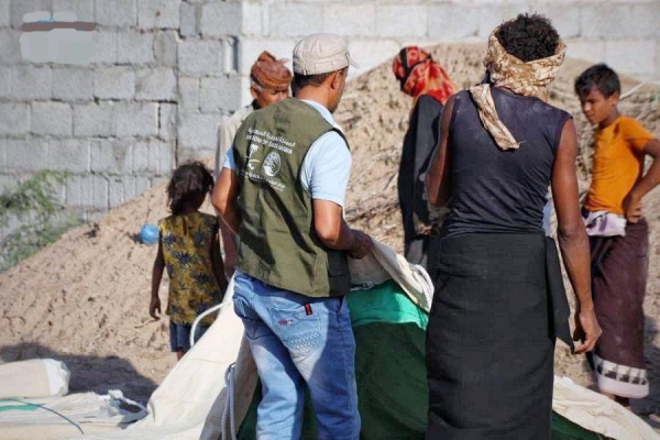 KSrelief has distributed shelter materials, including nine tents, several blankets, sleeping bags and rugs, to displaced people Aden Governorate, Yemen.
