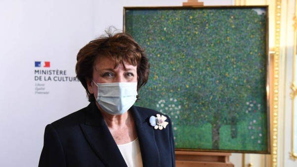France’s Culture Minister Roselyne Bachelot was admitted to hospital after contracting COVID-19, her spokesperson said on Wednesday, the second government minister hospitalized with the virus this week. — Courtesy file photo