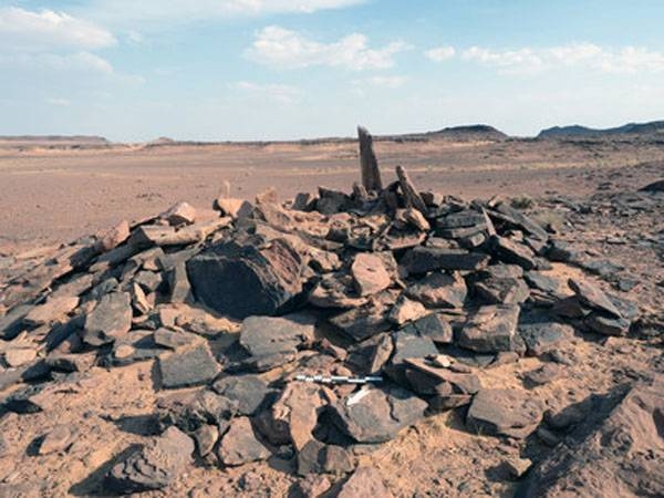 This burial site in a badlands area of AlUla in north-west Saudi Arabia is currently rare for Neolithic-Chalcolithic Arabia in being built above-ground and meant to be visually prominent.