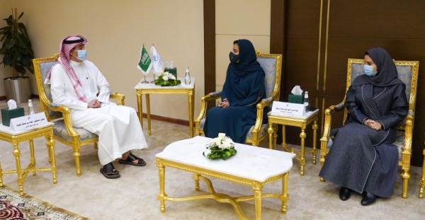 Human Rights Commission President Dr. Awwad Al-Awwad and Chairperson of the Board of Directors of Mawaddah Women’s Charity Association Lulwa Bint Nawwaf Bin Muhammad at the ceremony of signing the agreement in Riyadh on Monday.