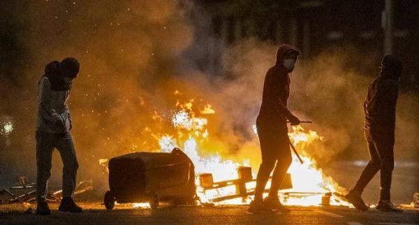 Masked youths hijacked and set on fire a bus in West Belfast on Wednesday night as the Northern Irish capital was rocked by the sixth night of violence. — Courtesy photo