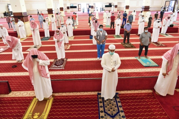 Maximum duration of taraweeh prayers in mosques capped at 30 minutes