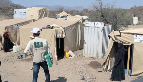 KSrelief distributed on Monday 5,650 packs of dates to displaced and affected families in Aden, Dhale and Abyan governorates, Yemen.
