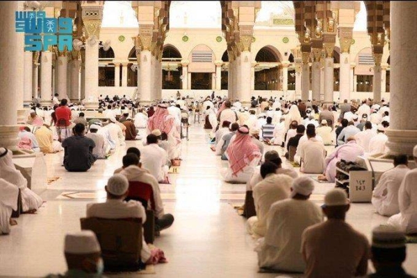 Worshipers perform first Friday prayer in Ramadan at Two Holy Mosques