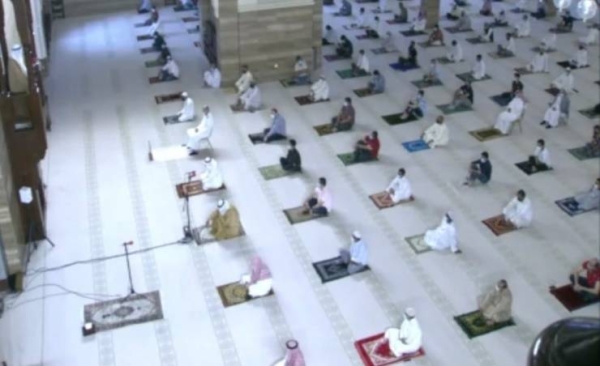Friday prayer resumes in mosques in Bahrain