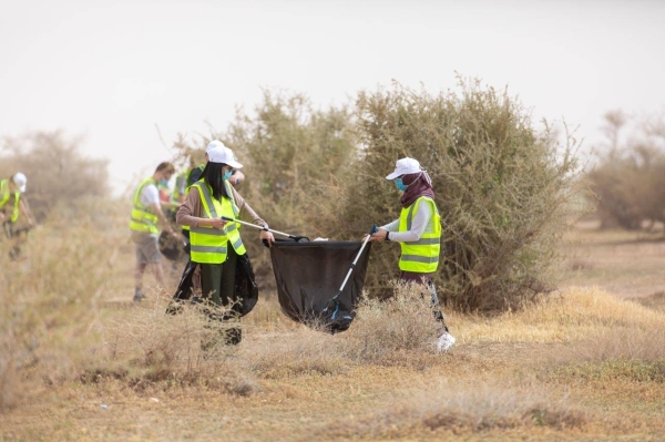 The King Abdulaziz Royal Reserve in Riyadh launched an initiative to preserve the cleanliness of the reserve, and this is in cooperation with the Special Forces for Environmental Security (SFES). 