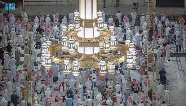 120,000 lighting units illuminate Grand Mosque