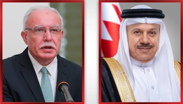 Bahrain's Foreign Minister Abdullatif Al-Zayani, right,  held talks on Friday with his Palestinian counterpart Riyad Al-Maliki over the telephone. — BNA photo