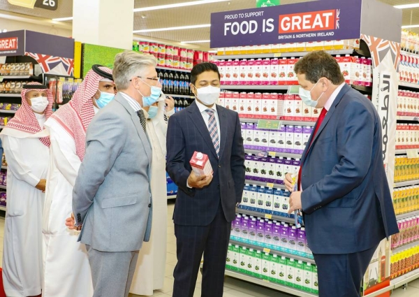 British Ambassador Neil Crompton visited the festival at LuLu Hypermarket, Atyaf Mall, Riyadh, and was joined by Shehim Muhammed, director, LuLu Saudi Hypermarkets, and other LuLu officials.