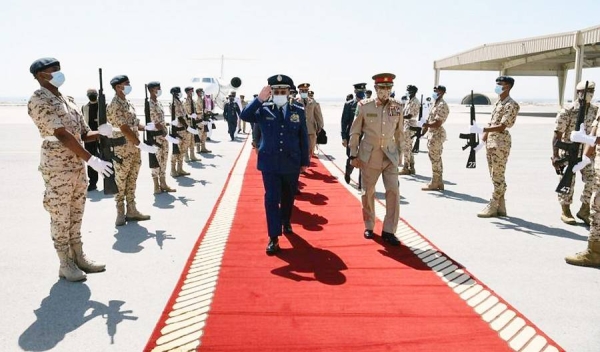 Commander-in-Chief of the Bahrain Defense Force Field Marshal Shaikh Khalifa Bin Ahmed Al Khalifa received here on Sunday the Chief of the Saudi General Staff Lt. Gen. Fayyad Bin Hamed Al-Ruwaili, and his accompanying delegation.