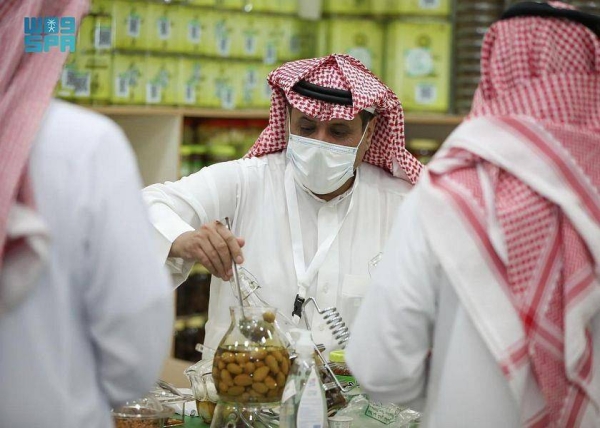 According to the Olive Research Center at Al-Jouf University, the production of Al-Jouf farms in the previous season amounted to 11,000 tons of olive oil, achieving a gradual increase in recent years, produced from 18 million olive trees, and thus being the most productive tree in Saudi Arabia after the palm.
