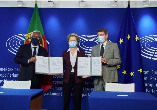 Presidents of the three European Union institutions, the European Parliament, the Council of the EU and the European Commission Monday attended the official signing ceremony for the Regulation on the EU Digital COVID Certificate, marking the end of the legislative process.