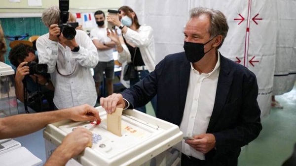 Polls opened on Sunday in the decisive second round of voting for France's regional elections a week after low turnout signaled voter disinterest in the election.